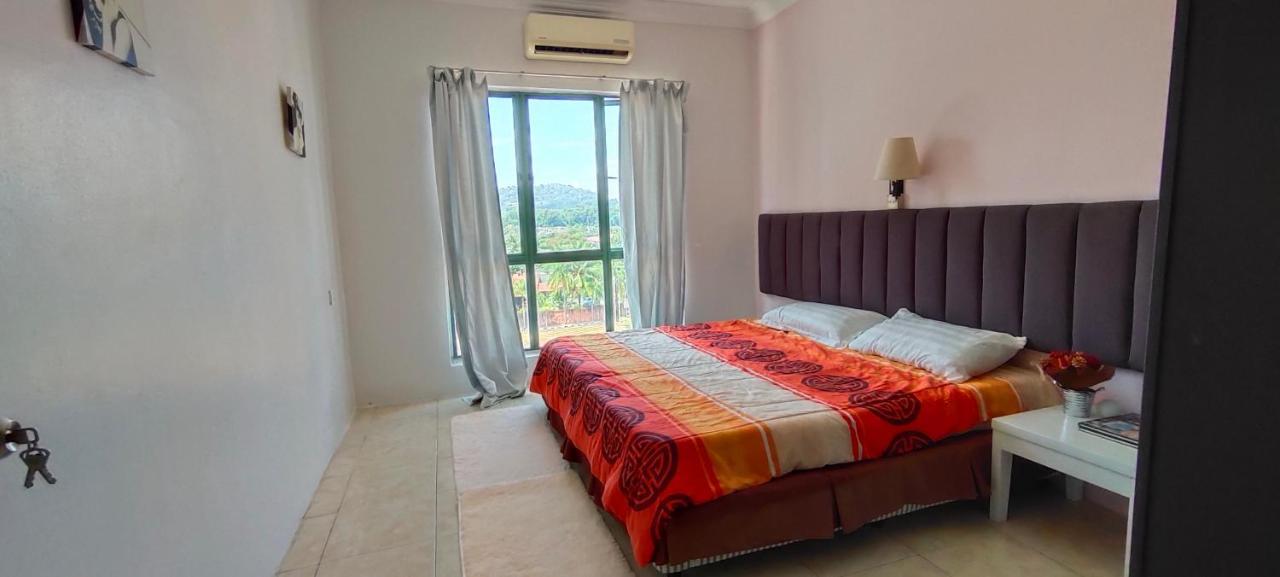 Gold Coast International Resort Kampong Bukit Beruang Exterior foto